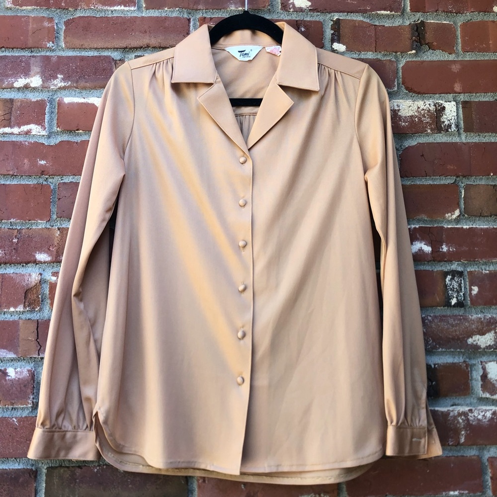 Classy Vintage Tami Sportswear Button-Down Blouse in Tan Size M